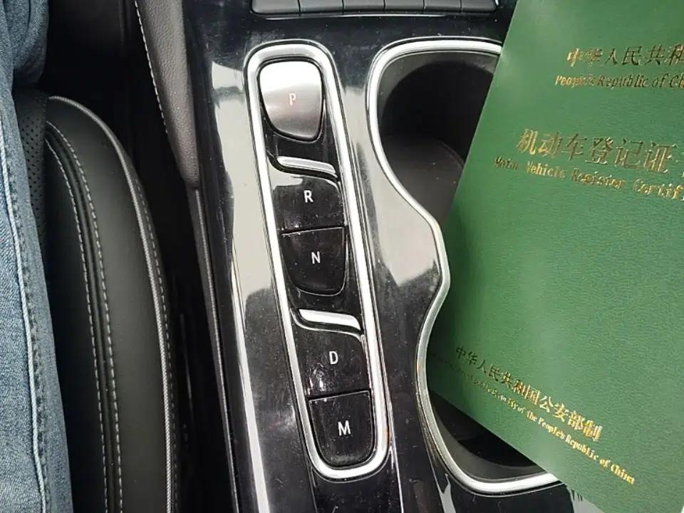 Buick Envision 2022 Encore S 552T Two-Wheel-Drive Luxury Model — миниатюра 21