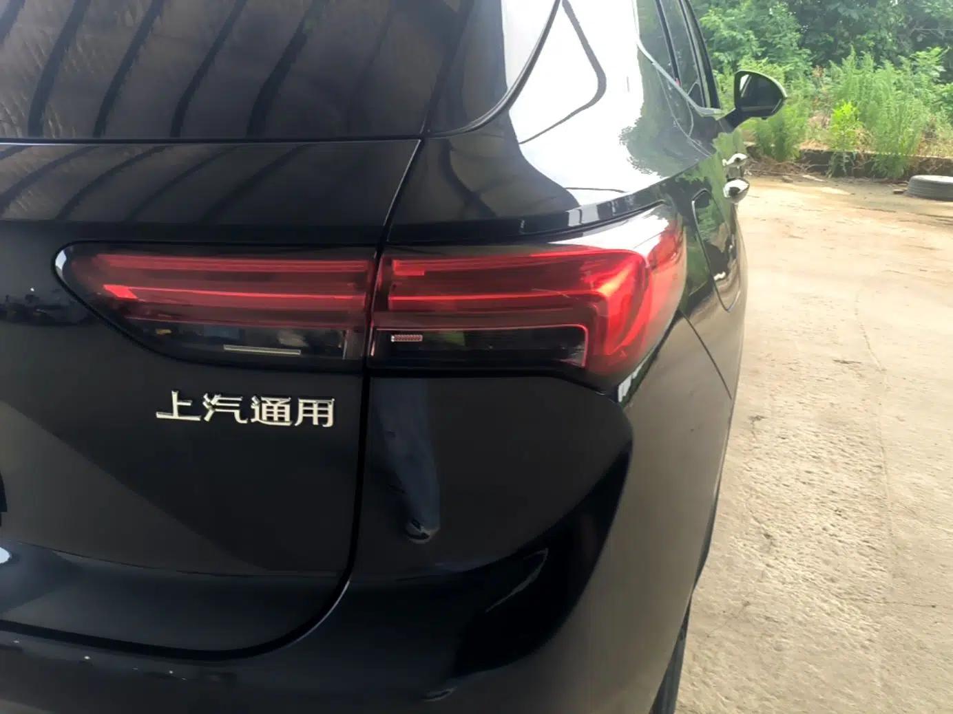 Buick Envision 2023 Encore S 552T Two-Wheel Drive Luxury Model — миниатюра 9