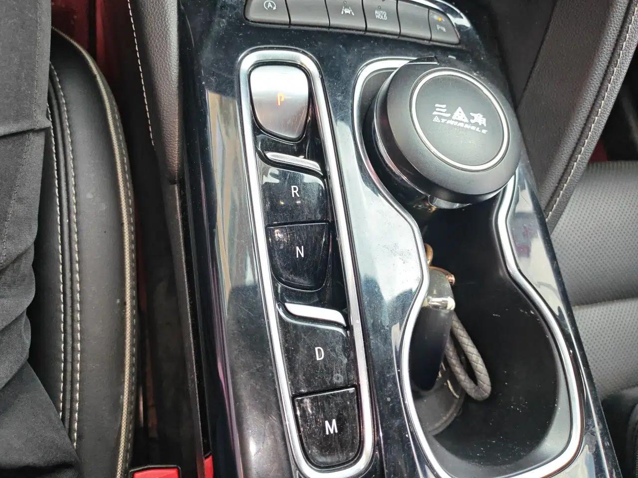 Buick Envision 2022 Encore S 652T Two-Wheel-Drive Luxury Model — миниатюра 14