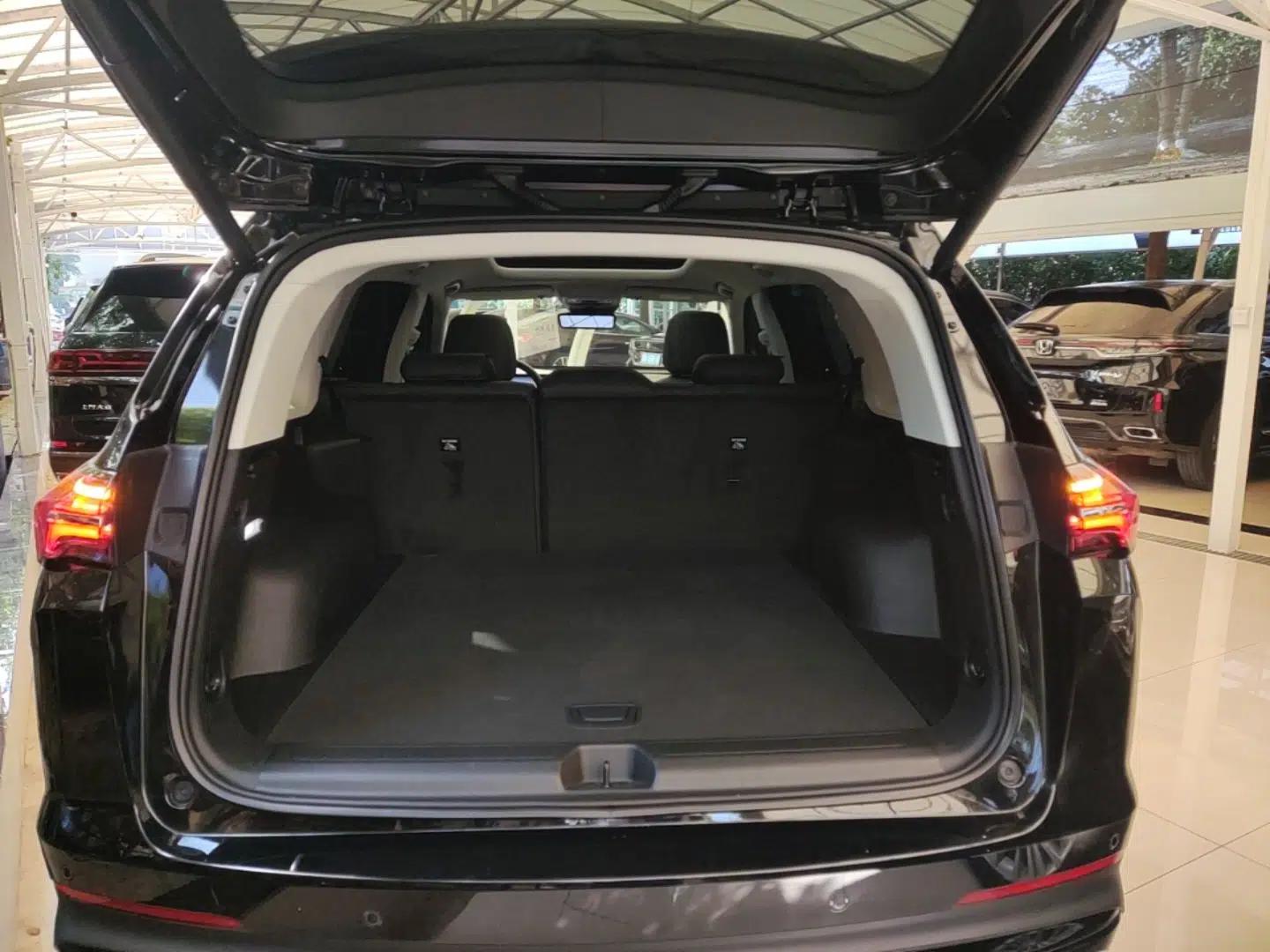 Buick Envision 2025 Encore Plus 28T Two-Wheel-Drive Platinum Edition — миниатюра 27