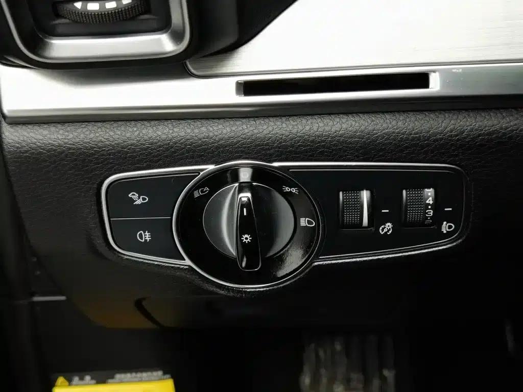 Tang 2018 2.0T Automatic Intelligent Connected Premium 7-seater National V Emission Standard — миниатюра 21