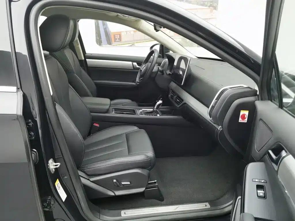 Tang 2018 2.0T Automatic Intelligent Connected Premium 7-seater National V Emission Standard — миниатюра 23