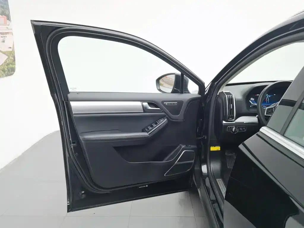 Tang 2018 2.0T Automatic Intelligent Connected Premium 7-seater National V Emission Standard — миниатюра 8