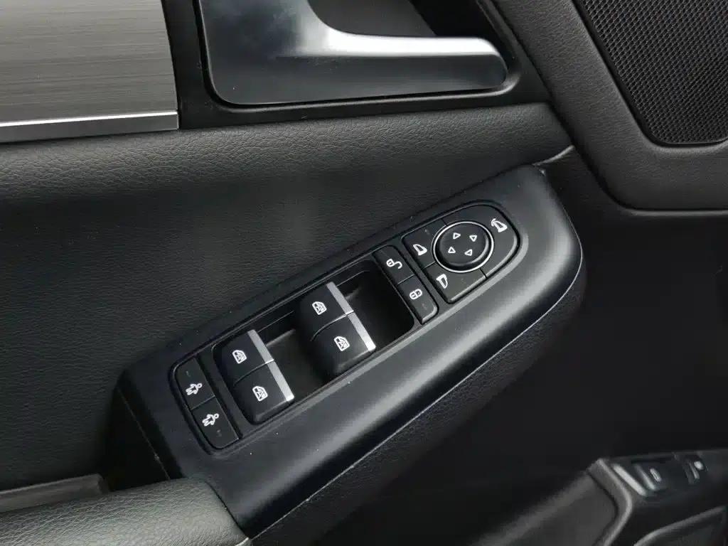 Tang 2018 2.0T Automatic Intelligent Connected Premium 7-seater National V Emission Standard — миниатюра 9