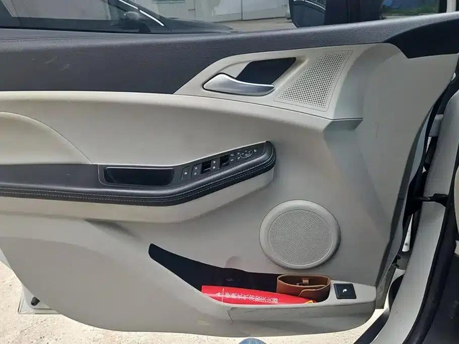 Yuan Pro 2021 401KM Premium — миниатюра 7