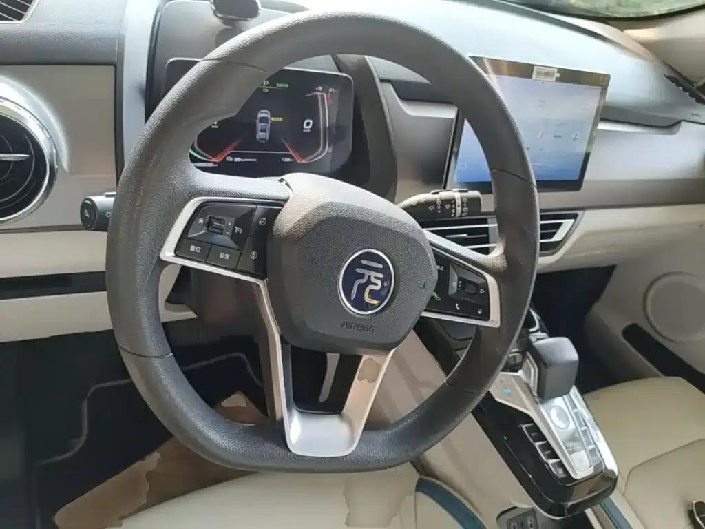 Yuan Pro 2023 401KM Premium — миниатюра 11