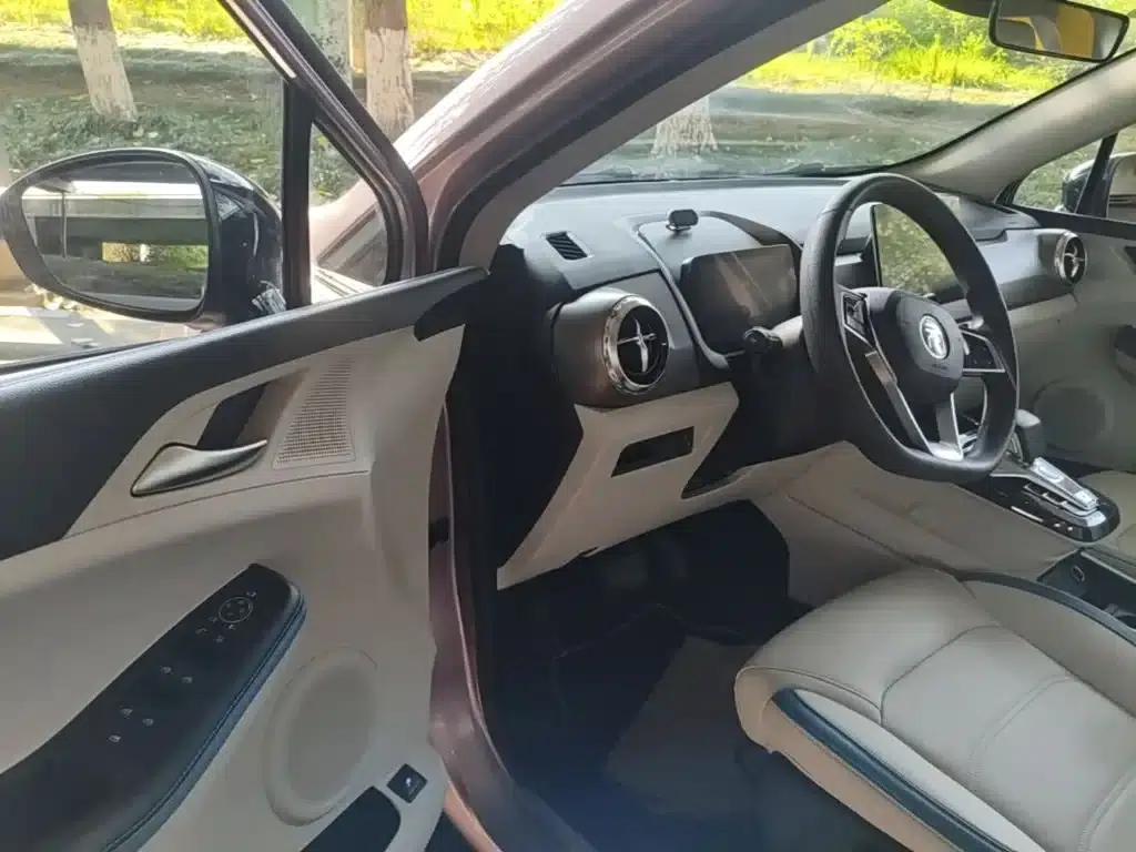 Yuan Pro 2023 401KM Premium — миниатюра 16
