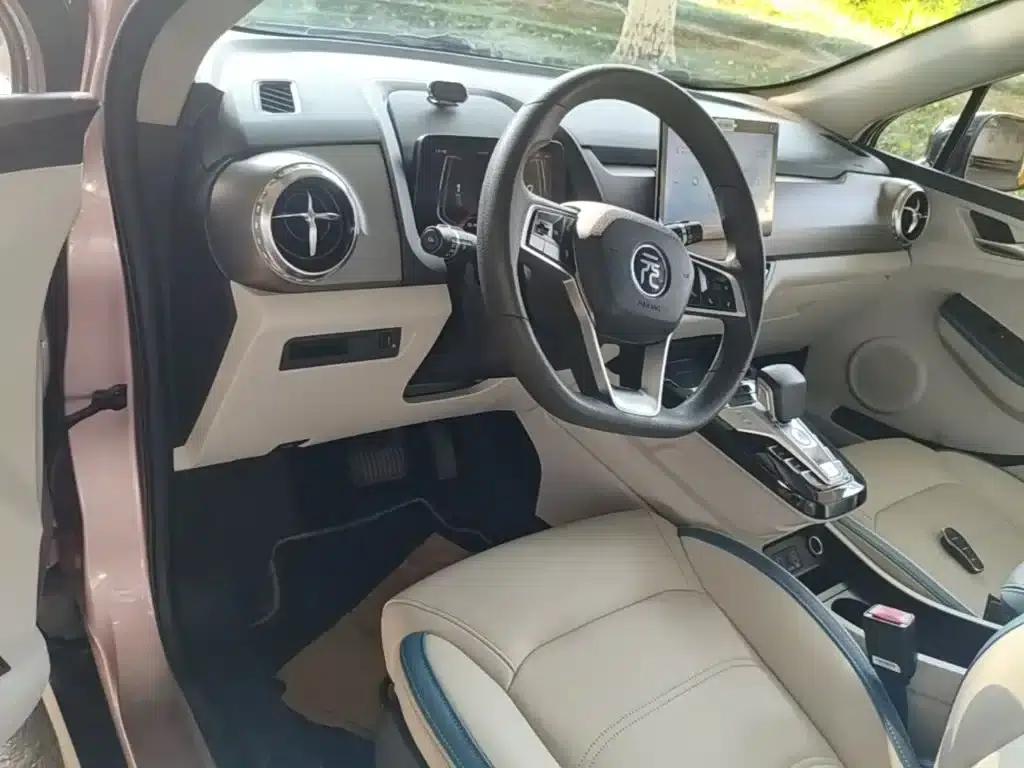 Yuan Pro 2023 401KM Premium — миниатюра 10