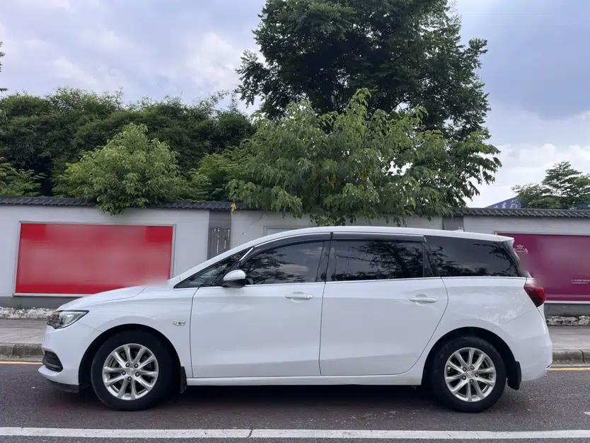 Buick GL6 2019 18T 6-Seater Elite Version China VI Standard — миниатюра 4