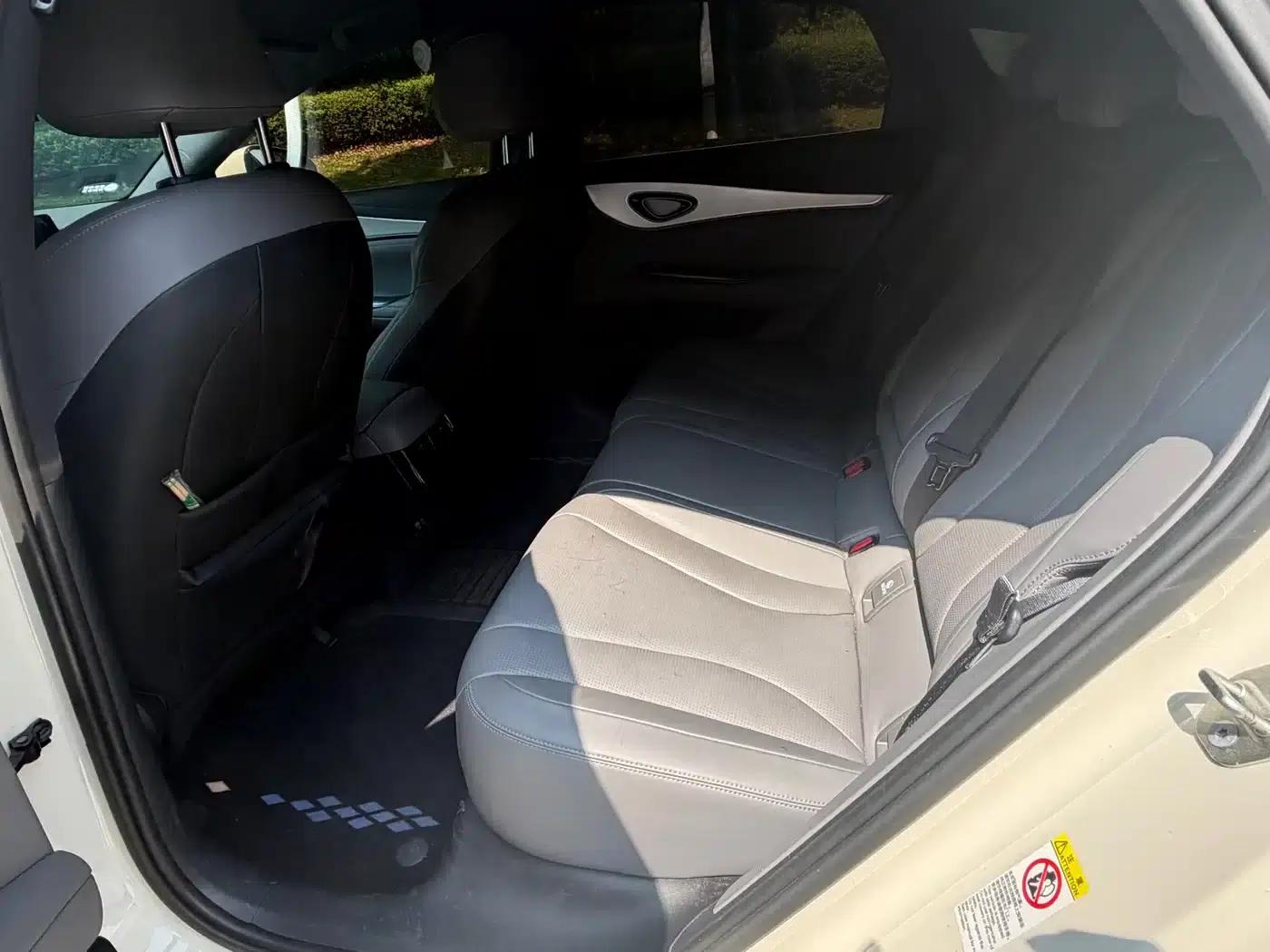 Seal 07 DM-i 2025 Smart Driving Edition DM-i 1.5L 125km Elite — миниатюра 7
