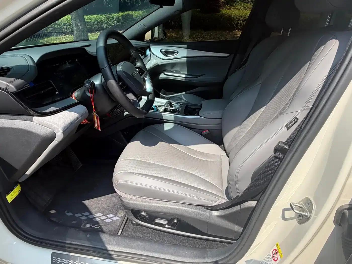 Seal 07 DM-i 2025 Smart Driving Edition DM-i 1.5L 125km Elite — миниатюра 9