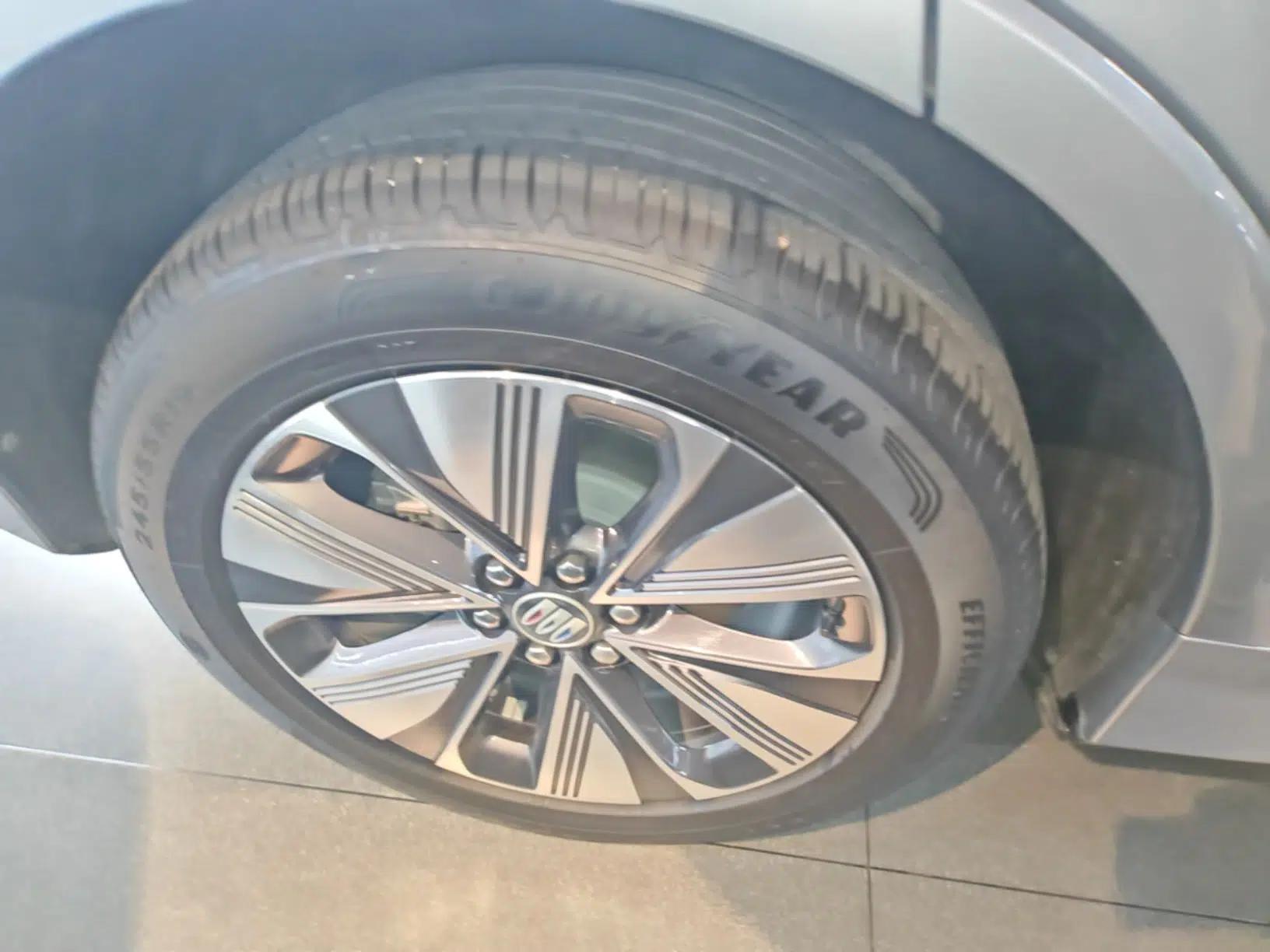 Buick E5 2025 Model 620KM Prestige Edition — миниатюра 11