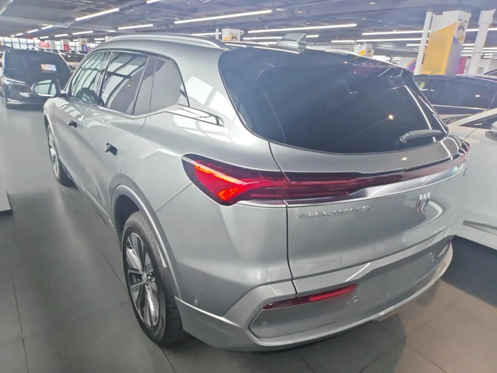 Buick E5 2025 Model 620KM Prestige Edition — миниатюра 4