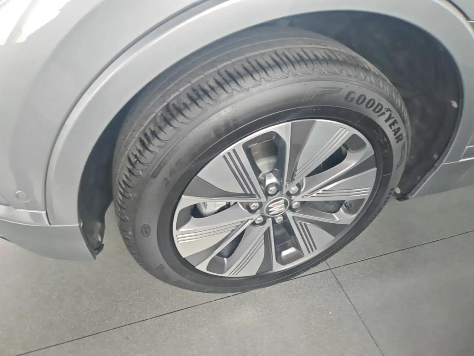 Buick E5 2025 Model 620KM Prestige Edition — миниатюра 10
