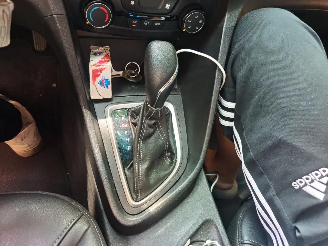 Buick Excelle GX 2018 18T Automatic Elite Model — миниатюра 14