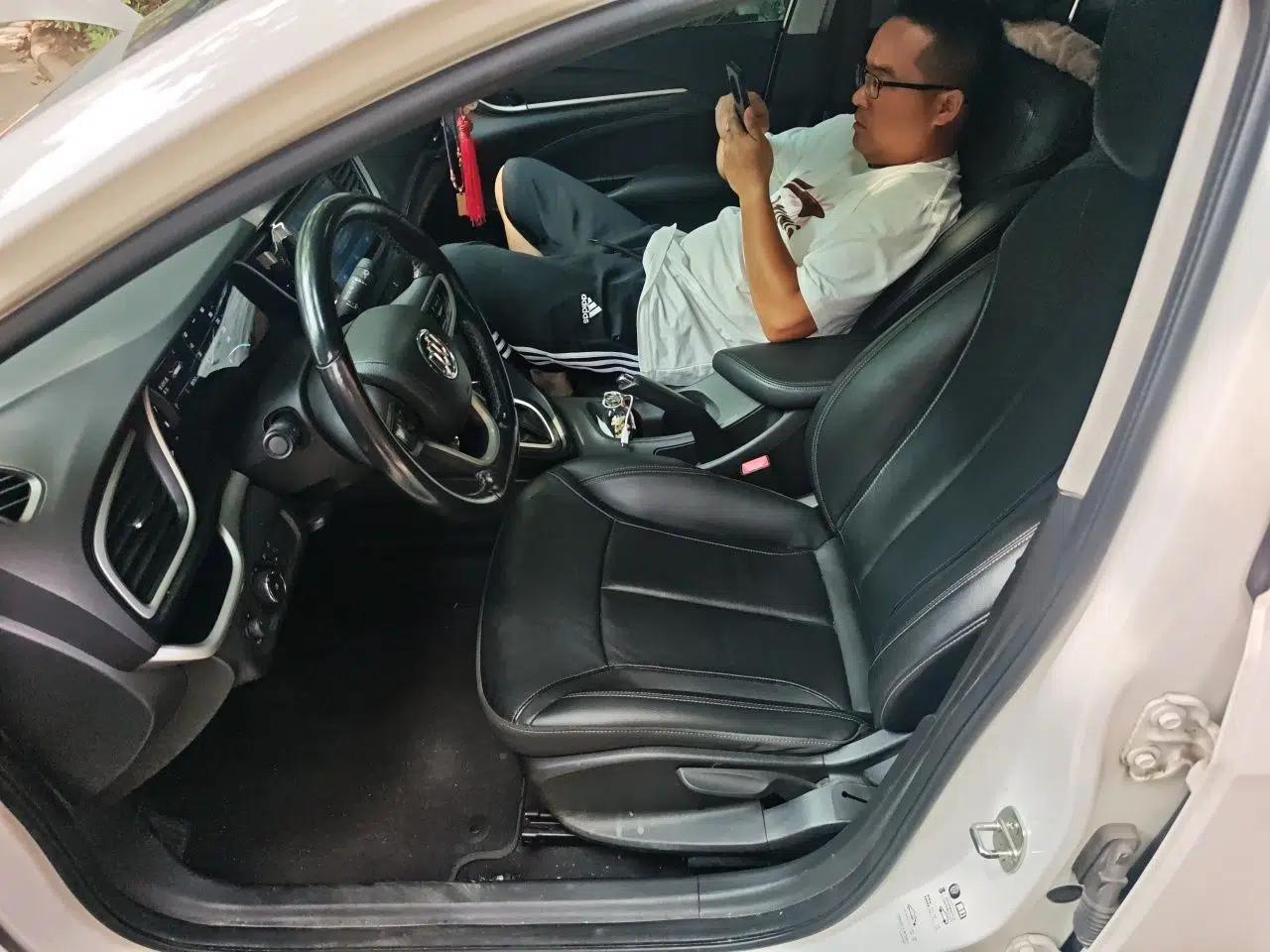 Buick Excelle GX 2018 18T Automatic Elite Model — миниатюра 15