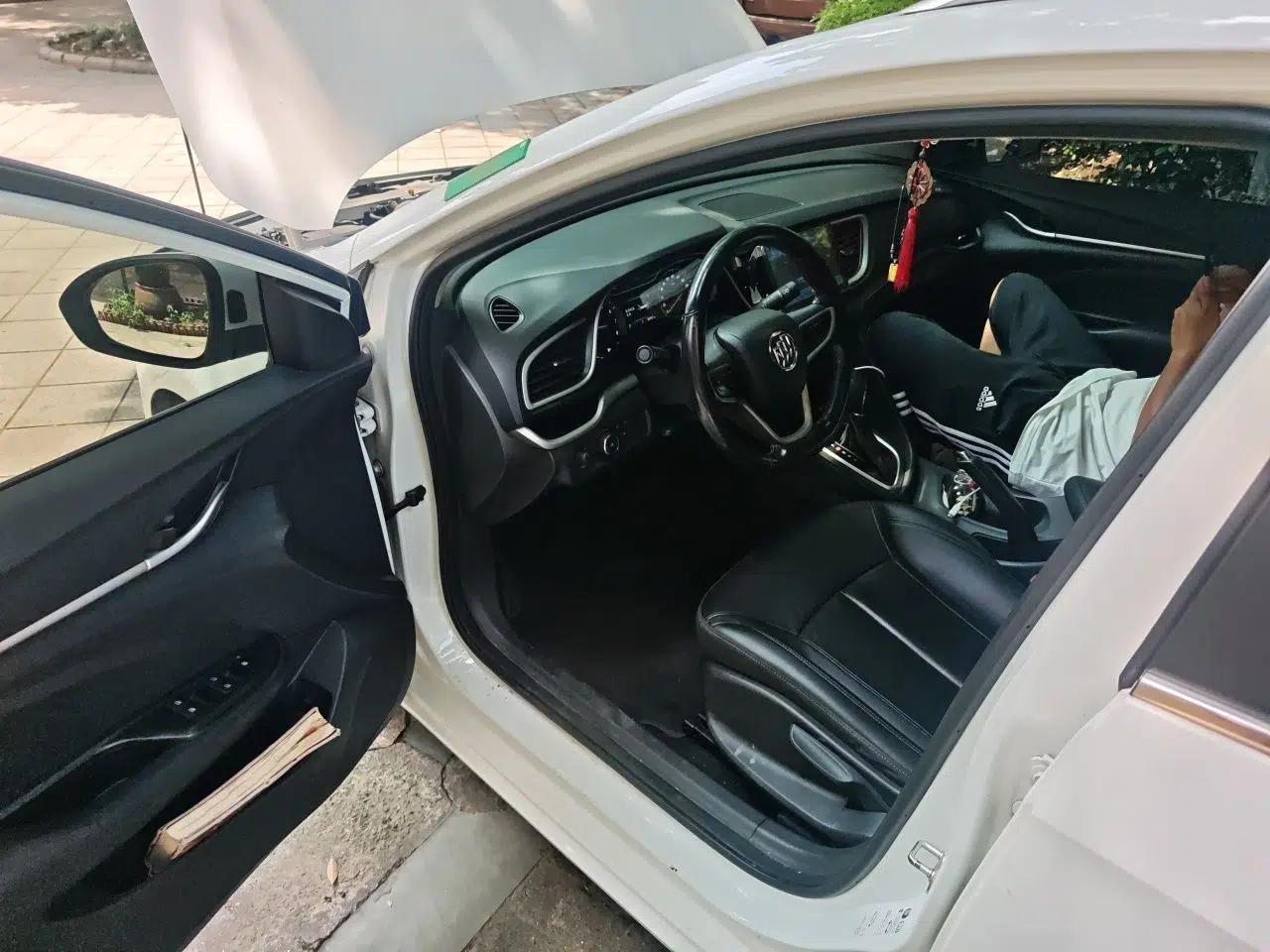 Buick Excelle GX 2018 18T Automatic Elite Model — миниатюра 16