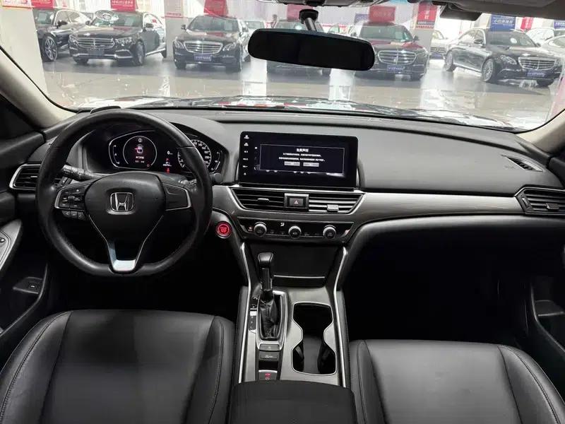 2022 Honda Accord 260TURBO Luxury Edition — миниатюра 11