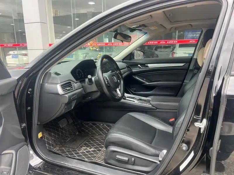 2022 Honda Accord 260TURBO Luxury Edition — миниатюра 12