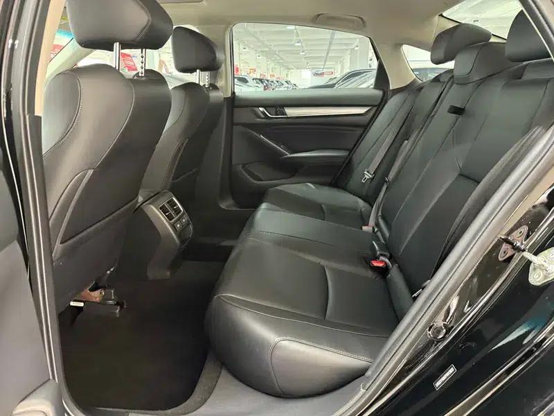 2022 Honda Accord 260TURBO Luxury Edition — миниатюра 13
