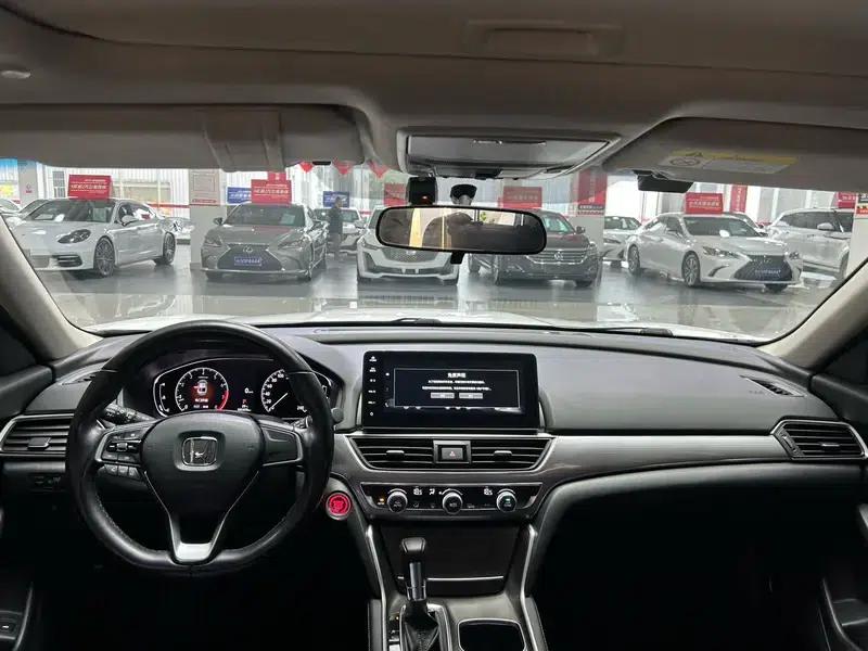 2022 Honda Accord 260TURBO Luxury Edition — миниатюра 11