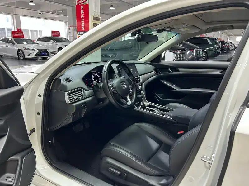2022 Honda Accord 260TURBO Luxury Edition — миниатюра 14