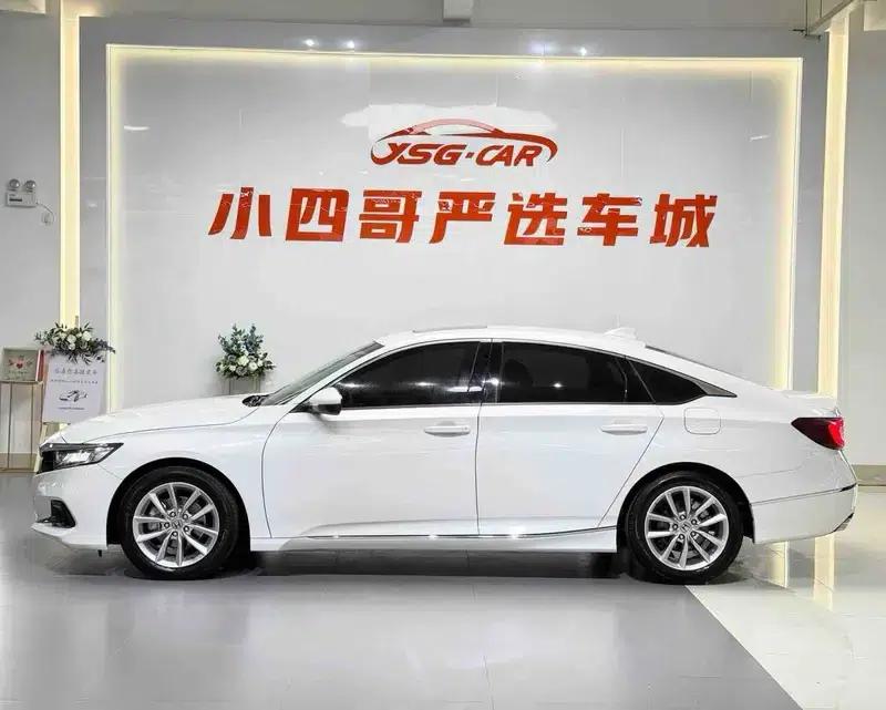 2022 Honda Accord 260TURBO Luxury Edition — миниатюра 4