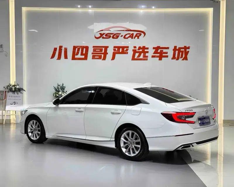 2022 Honda Accord 260TURBO Luxury Edition — миниатюра 5