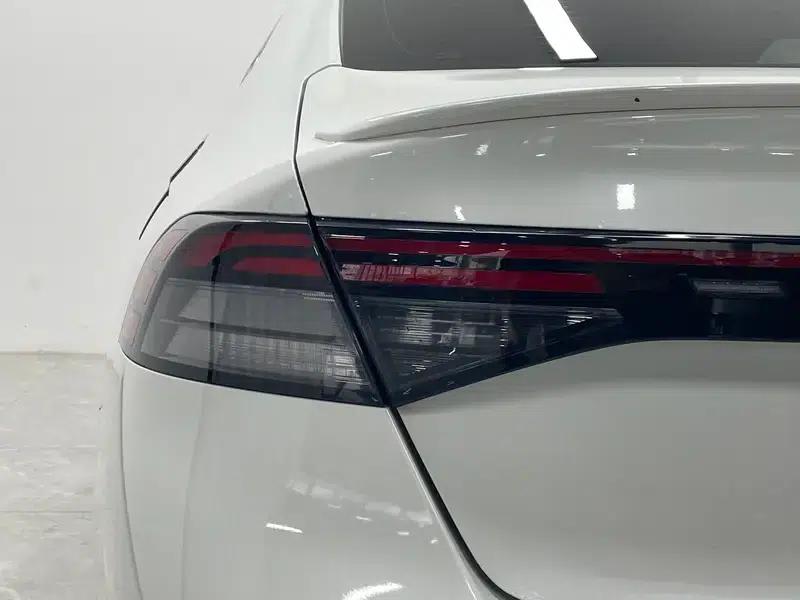 2023 Honda Accord 260TURBO Premium Edition — миниатюра 13
