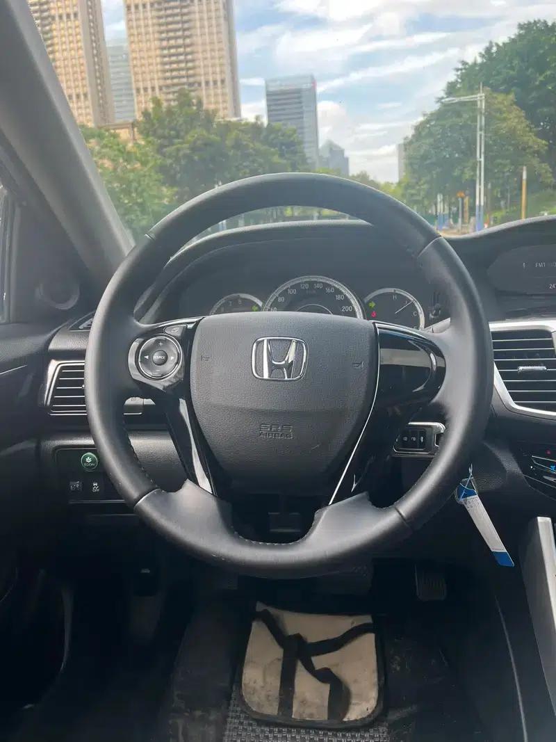 2016 Honda Accord 2.0L Comfort Edition — миниатюра 14