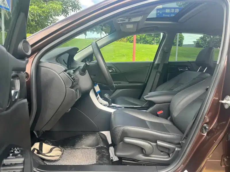 2016 Honda Accord 2.0L Comfort Edition — миниатюра 16