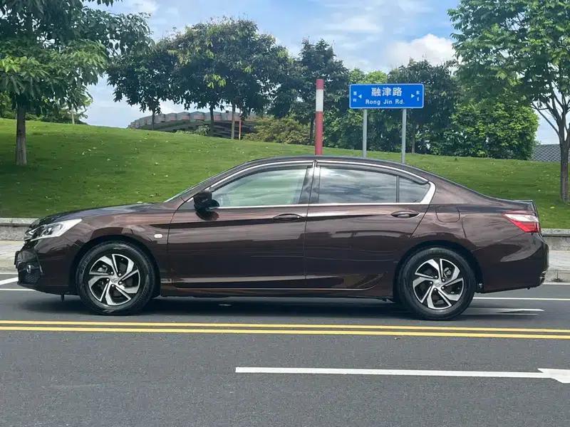 2016 Honda Accord 2.0L Comfort Edition — миниатюра 4