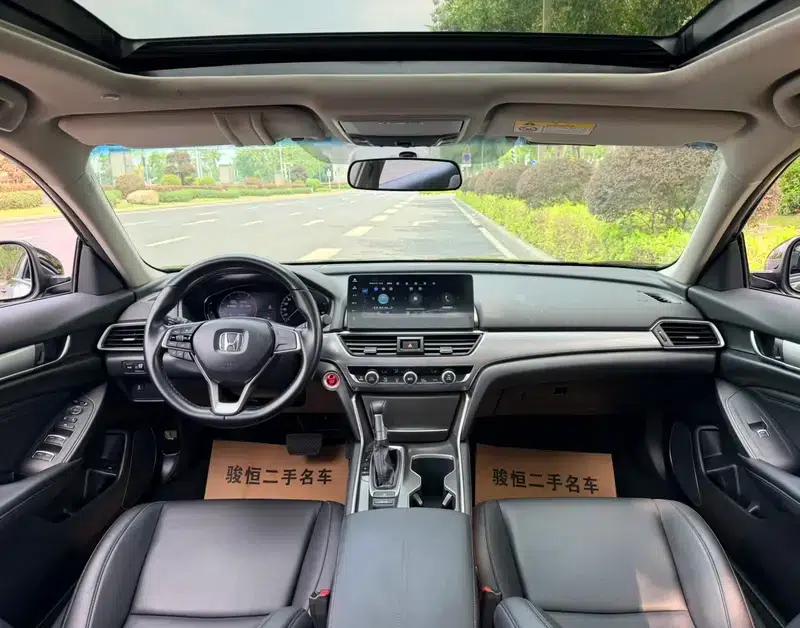 2022 Honda Accord 260TURBO Luxury Edition — миниатюра 13