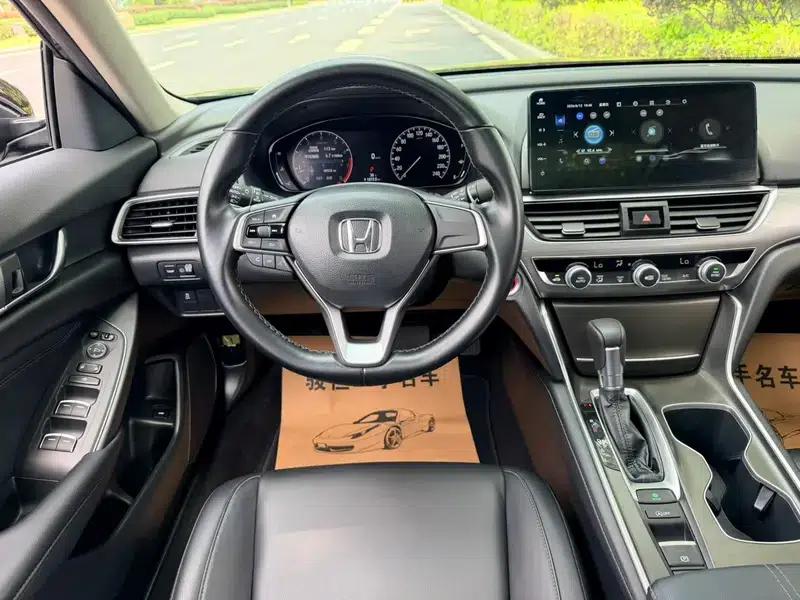 2022 Honda Accord 260TURBO Luxury Edition — миниатюра 17