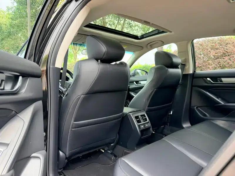 2022 Honda Accord 260TURBO Luxury Edition — миниатюра 19