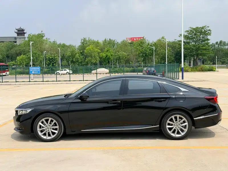 2022 Honda Accord 260TURBO Luxury Edition — миниатюра 4