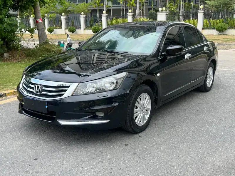 2013 Honda Accord 2.0L SE — миниатюра 1