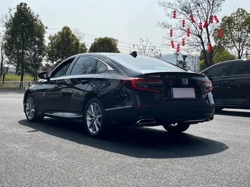 2022 Honda Accord 260TURBO Luxury Edition — миниатюра 4