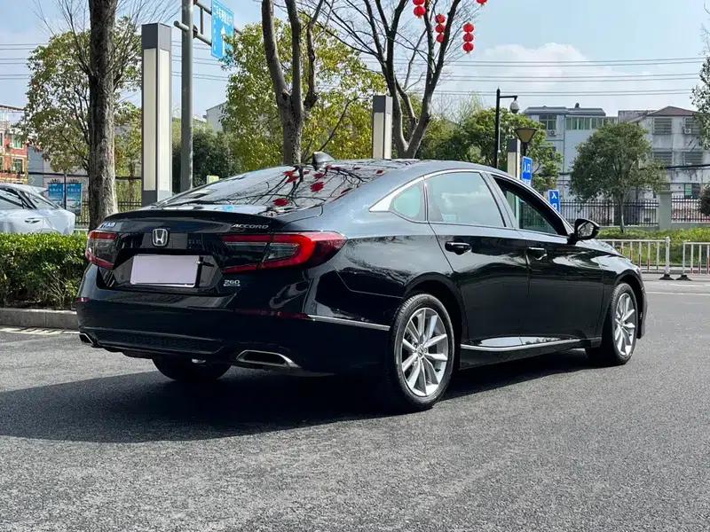 2022 Honda Accord 260TURBO Luxury Edition — миниатюра 6