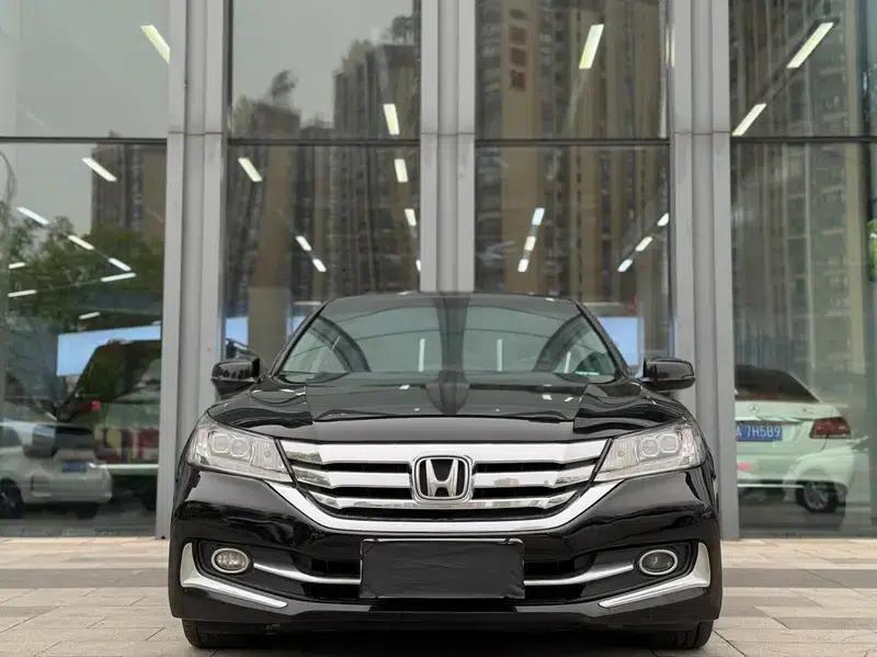 2014 Honda Accord 2.4L EXN Luxury Navigation Edition — миниатюра 2