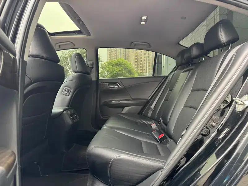 2014 Honda Accord 2.4L EXN Luxury Navigation Edition — миниатюра 12