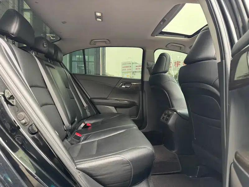2014 Honda Accord 2.4L EXN Luxury Navigation Edition — миниатюра 13