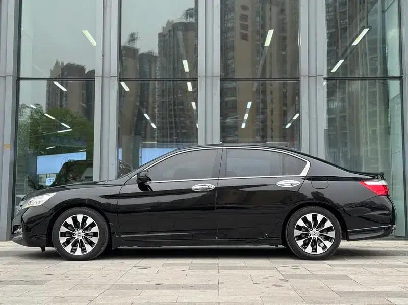 2014 Honda Accord 2.4L EXN Luxury Navigation Edition — миниатюра 3