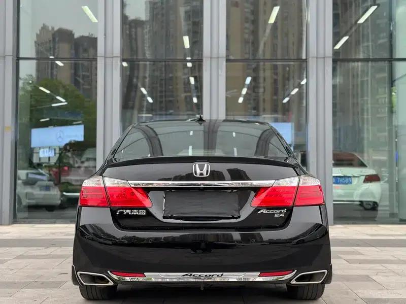 2014 Honda Accord 2.4L EXN Luxury Navigation Edition — миниатюра 5