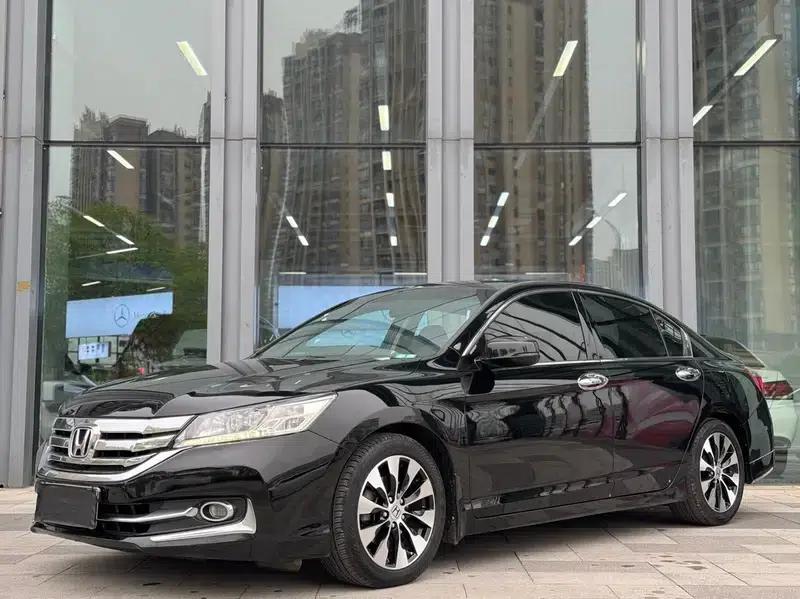 2014 Honda Accord 2.4L EXN Luxury Navigation Edition — миниатюра 6