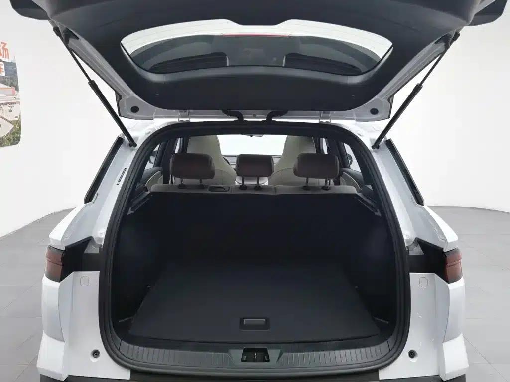Song Pro New Energy 2024 Glory Edition DM-i 110KM Superior Model — миниатюра 16