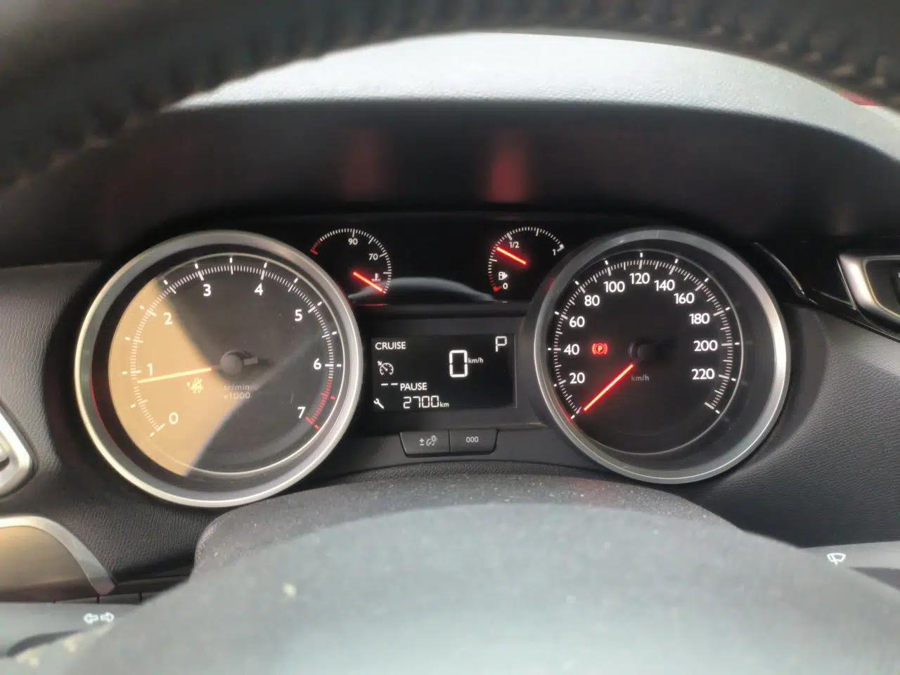 Peugeot 408 2015 1.2T Automatic Luxury Edition — миниатюра 11