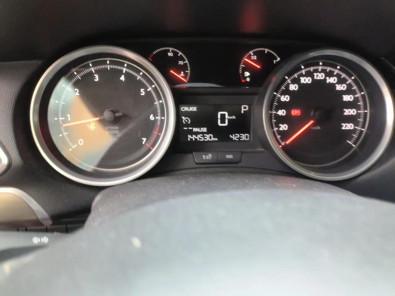 Peugeot 408 2015 1.2T Automatic Luxury Edition — миниатюра 12