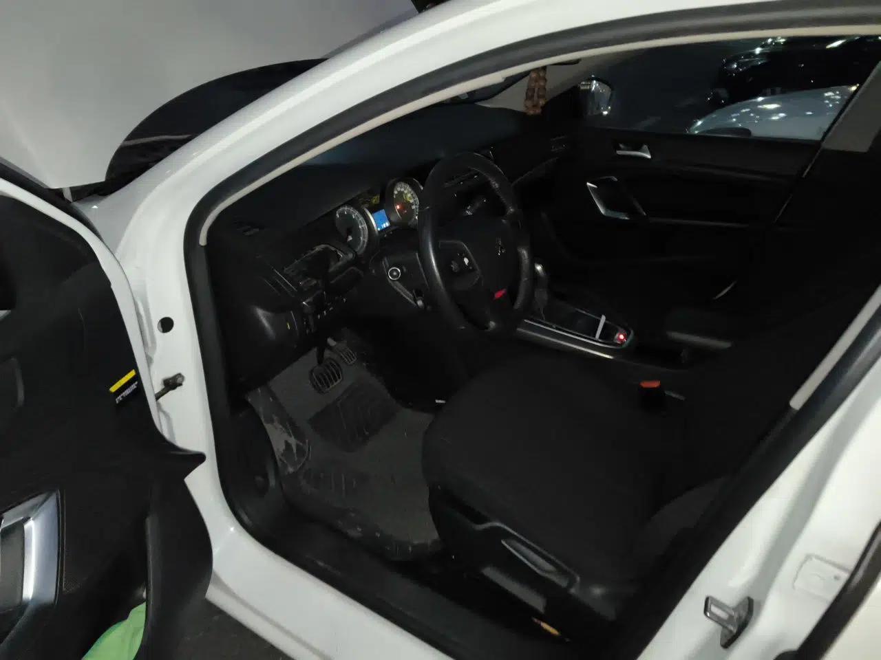 Peugeot 408 2015 1.2T Automatic Luxury Edition — миниатюра 16