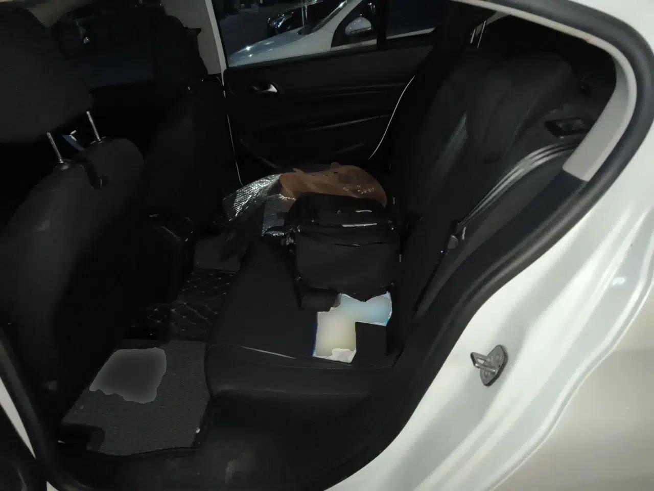 Peugeot 408 2015 1.2T Automatic Luxury Edition — миниатюра 17